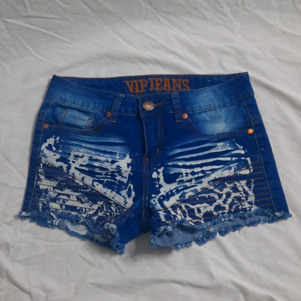 Blue Jeans short shorts with design